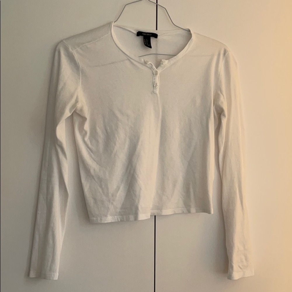 F21 White Long Sleeve w buttons, super good basic